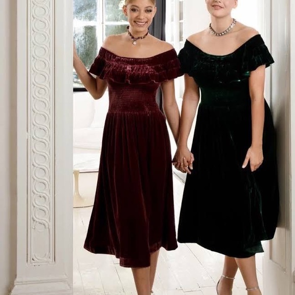 *BRAND NEW* Hill House Akilah Nap Dress Burgundy Velvet NWT - Picture 2 of 6